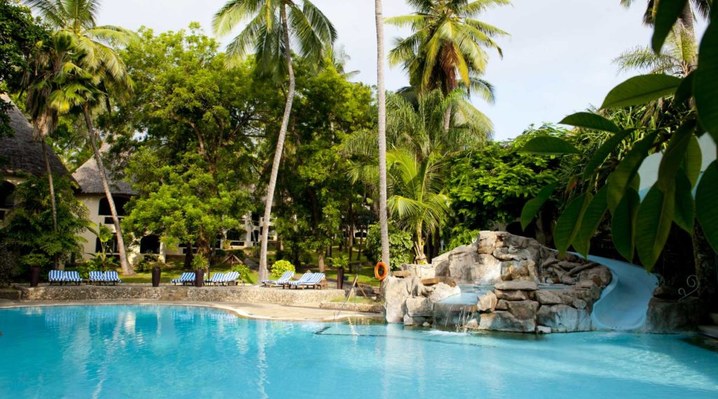 Kisima Pool Bar – Severin Sea Lodge